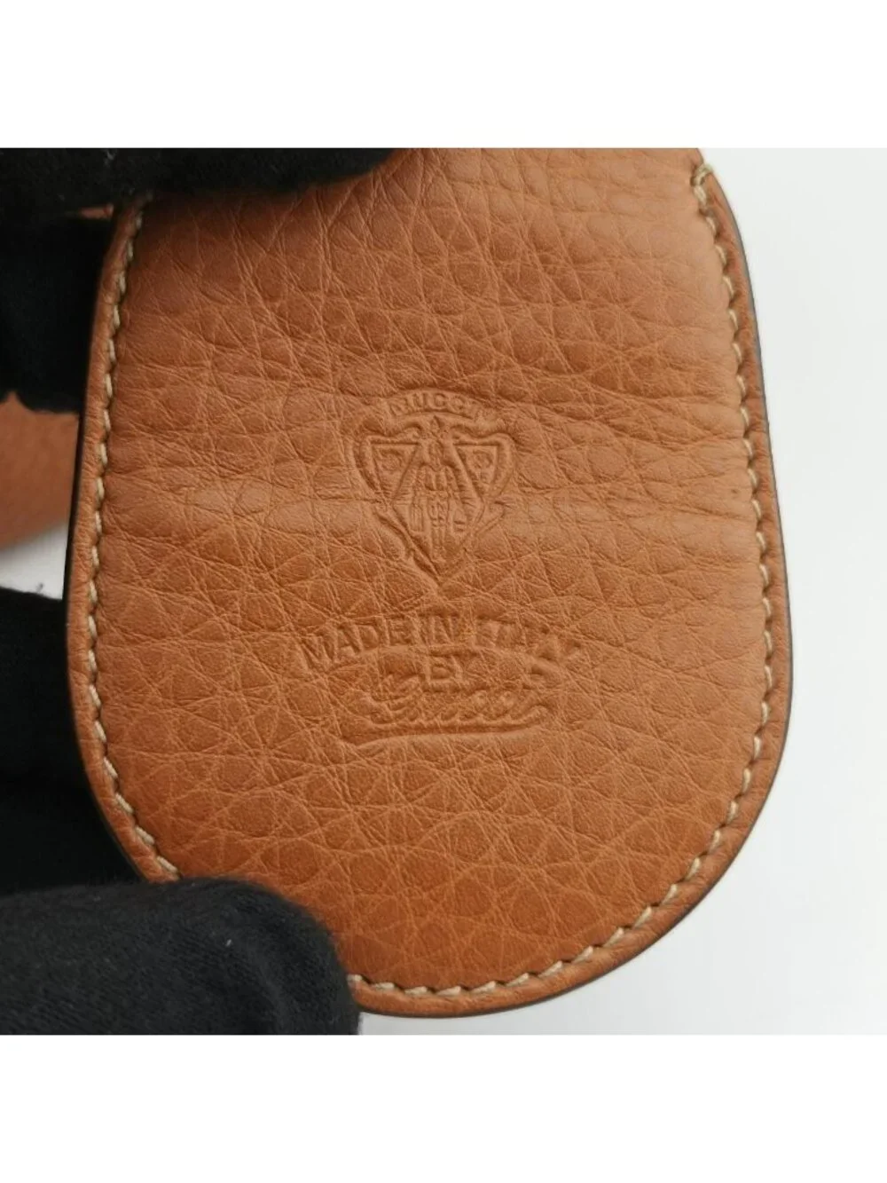 Gucci brand color